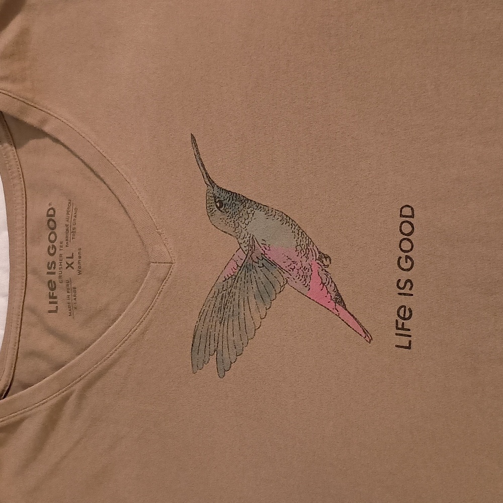 Life is Good XL Crusher tee Classic fit V Neck Hummingbird Khaki
